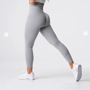 NVGTN signature 2.0 leggings in the color fog